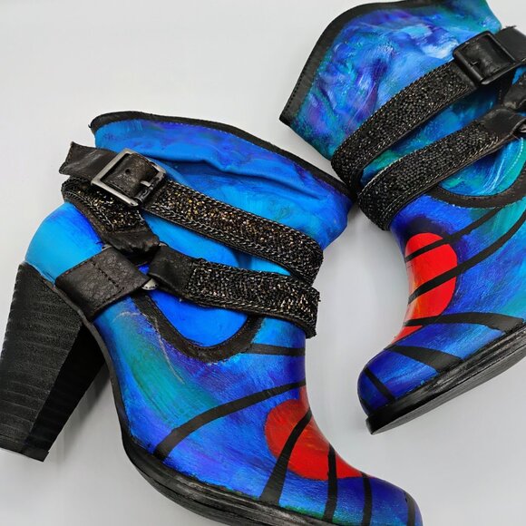 Size 8.5 hand painted boot - new condition - Picture 2 of 7
